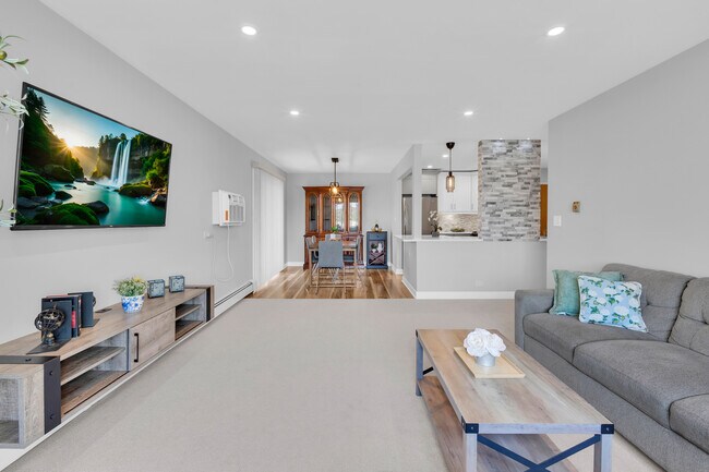 Foto del edificio - 1375 Rebecca Dr