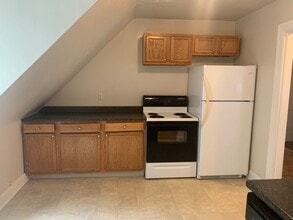 Building Photo - 424 E Maxwell St