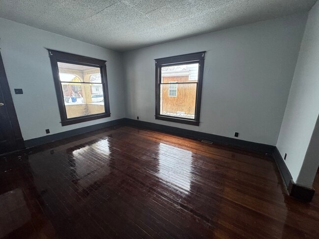 Building Photo - 32 S Virginia Ave