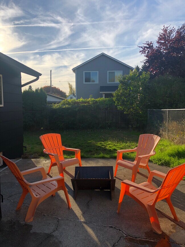Building Photo - 117 SE 88th Ave