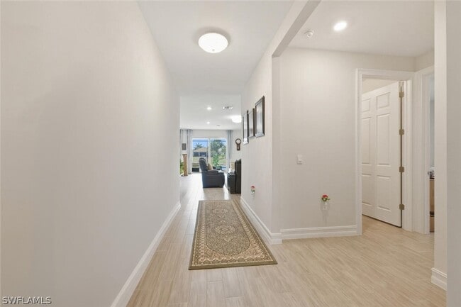 Foto del edificio - 28076 Seasons Tide Ave