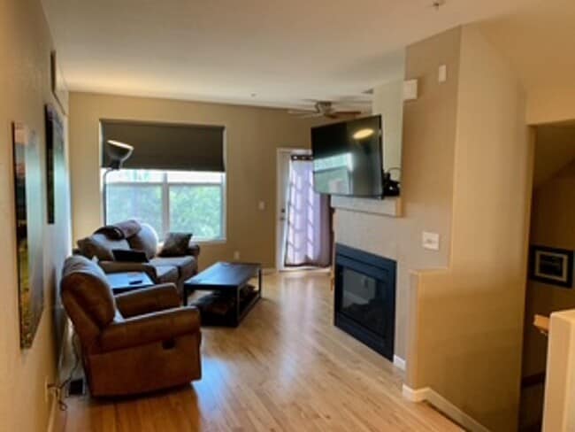 Photo - Downtown Executive Fully Furnished 2 Bed, 4 Bath Townhouse