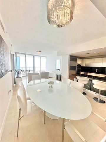 Foto del edificio - 17121 Collins Ave