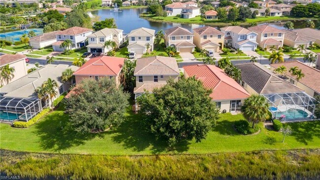 Foto del edificio - ** 4 Bed/3.5 Bath Single Family ~ 2 Car Garage Single Family Home ~ Lake Views **