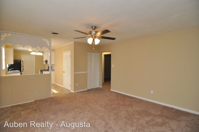Building Photo - 2707 Lumpkin Rd