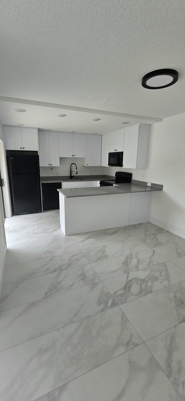 Foto del edificio - 217 2nd Terrace