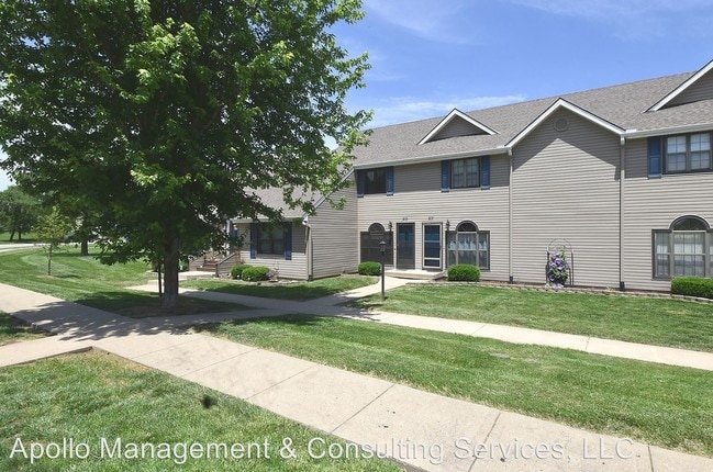 Building Photo - 2 br, 1.5 bath House - 215 Stonebridge