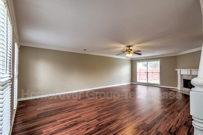 Building Photo - 8915 Johnston St