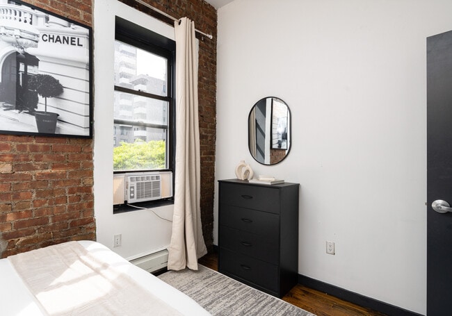 Plenty space for your clothes - 509 E 87th Street