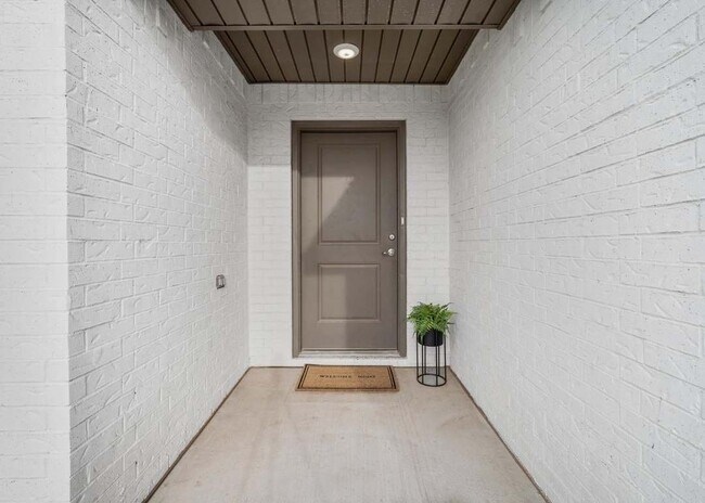 Foto del edificio - 13818 Red Springs Ave