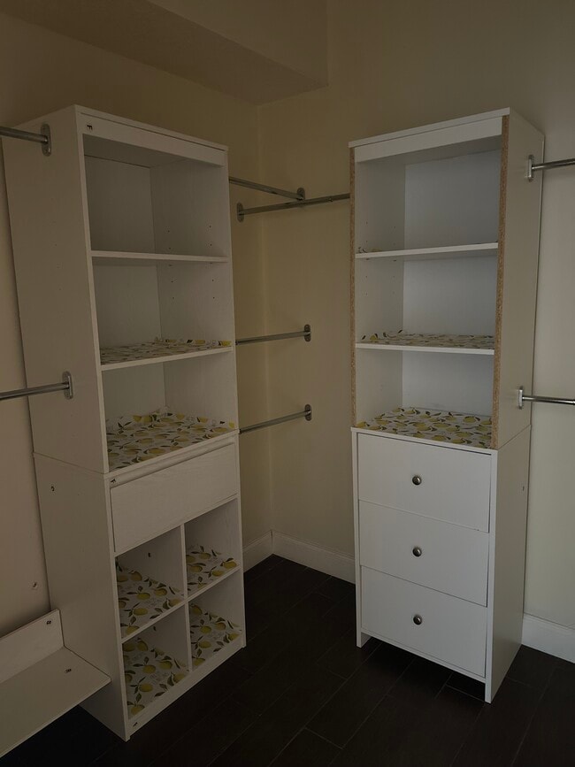 Foto del edificio - 908 Wicketrun Dr