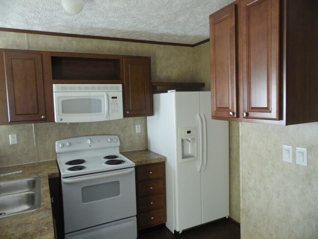 Building Photo - 4304 Meadows Town Rd