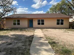 Building Photo - 1005 Las Vacas St