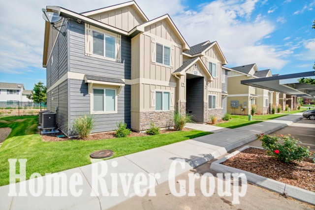 Foto principal - 6180 E Nine Iron Ln