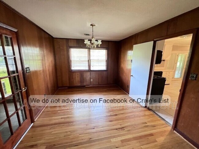 Foto del edificio - 255 Greenbriar Dr