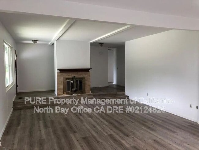 Foto del edificio - 1509 Meadowlark Ln