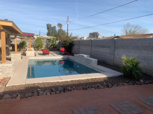 New pool 2023 - 1207 E Loyola Dr
