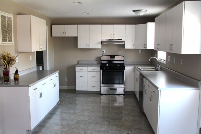 Building Photo - 500 Ross Ave