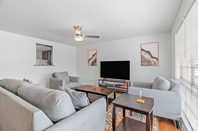 Foto del edificio - 2716 Pomme Meadows Dr