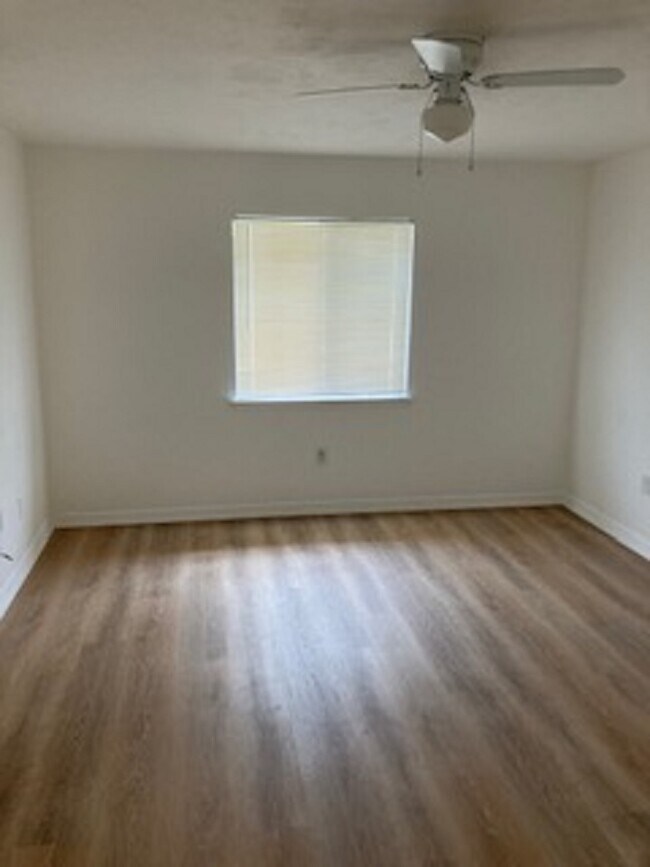 Building Photo - 3430 Yule Tree Dr