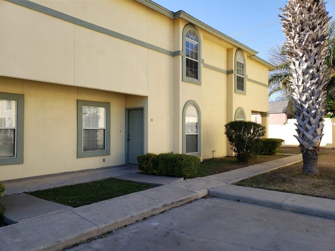 1000 Ranchway Dr Unit 16, Laredo, TX 78045 Condo for Rent in Laredo