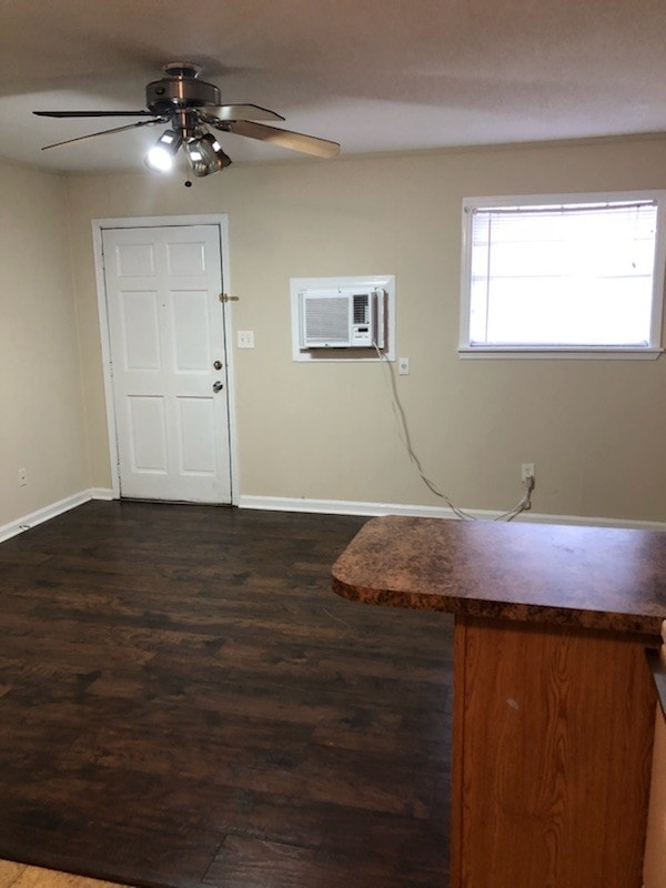 Building Photo - 2231 Forest Lake Dr