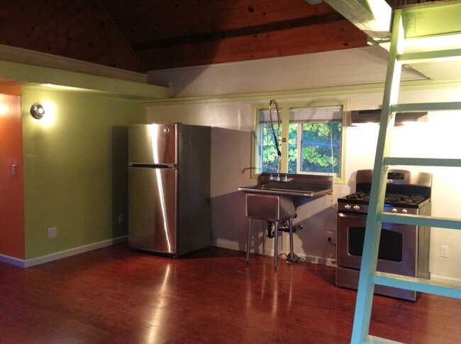 Foto del edificio - 28055 NW Bacona Rd