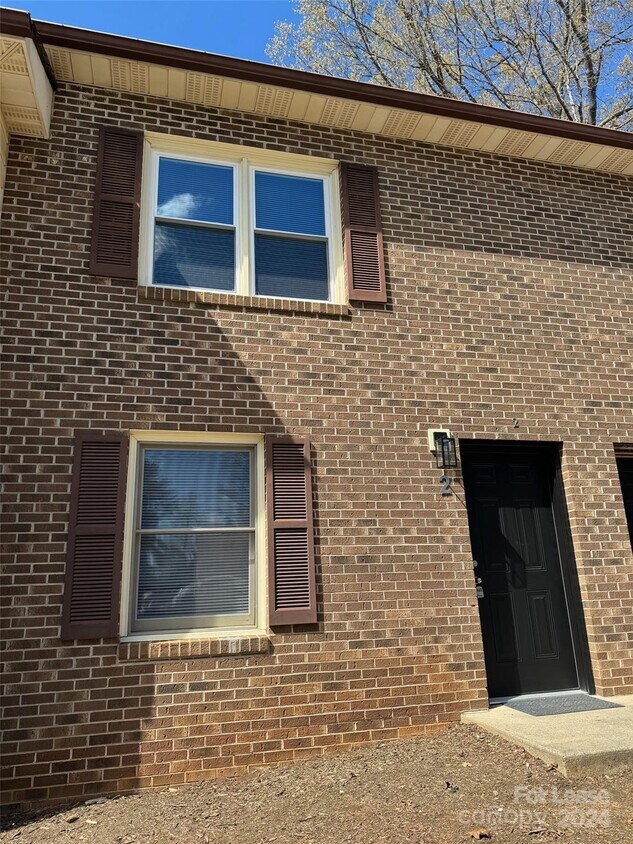 Primary Photo - 1435 12th St NW