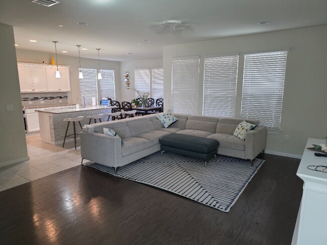 Foto del edificio - 14107 Eucalyptus Bnd