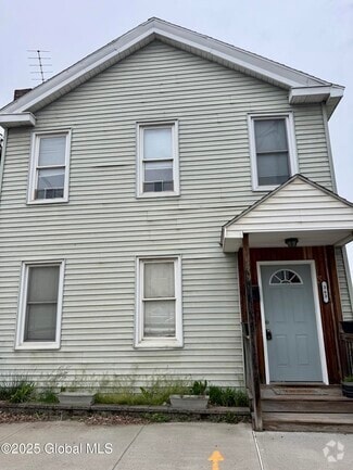 Building Photo - 363 1st St