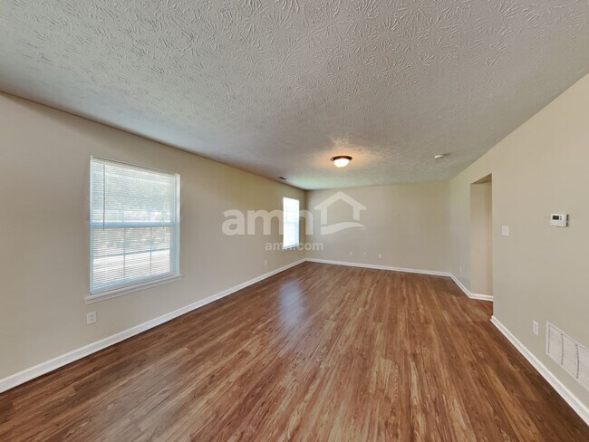 Building Photo - 8420 Brook Pointe Ct
