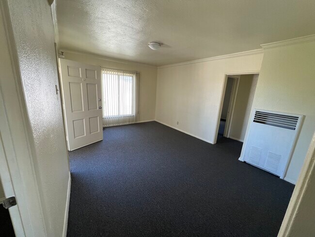 Living Room 3 - 1538 Meadowbrook Ave