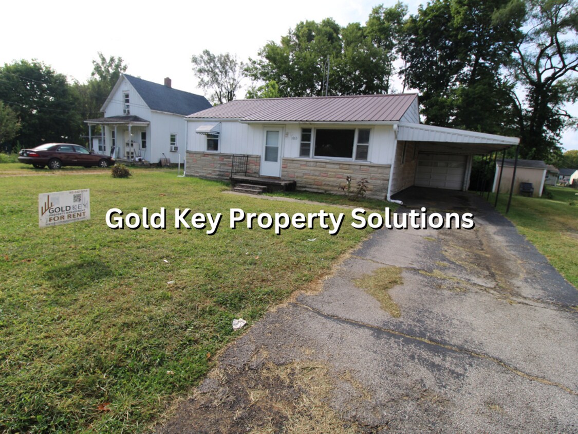 Primary Photo - MUNCIE 2 BR 1 BA House with Central Air an...