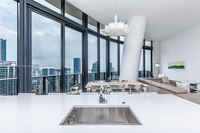 Foto del edificio - 55 SW 9th St