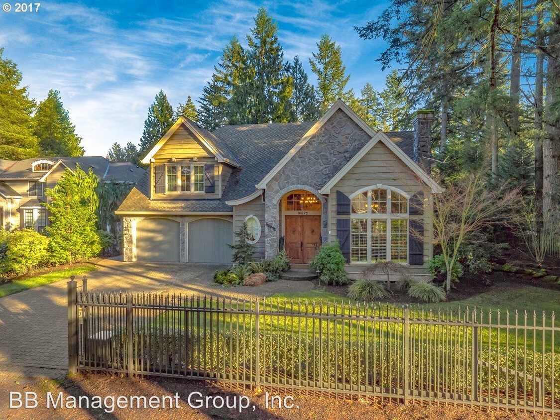 4 br, 4 bath House 16672 Fir Lane House Rental in Lake Oswego, OR