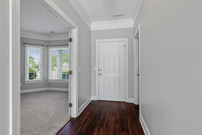 Building Photo - 101 Coriander Ln