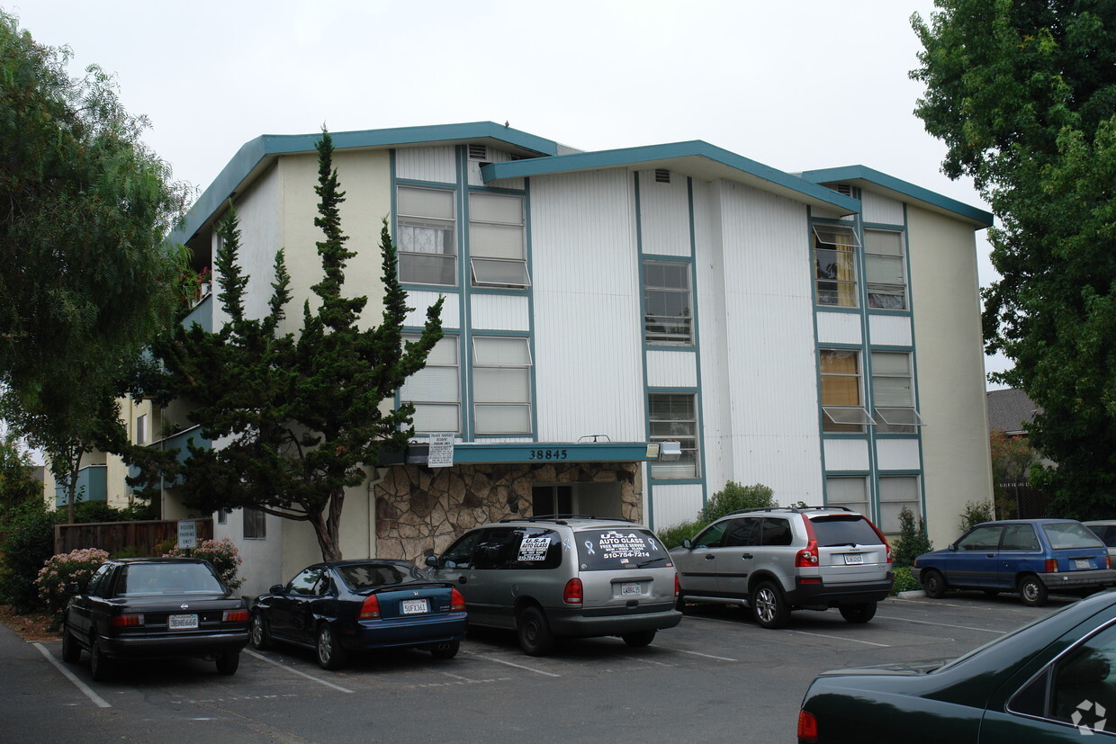 Building Photo - Belle Ami Apartments