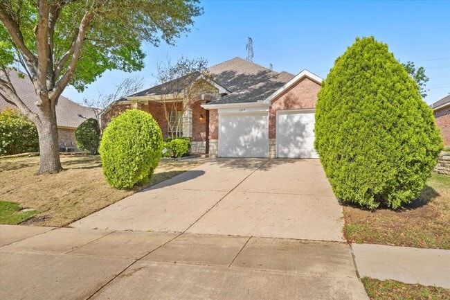 Building Photo - 1319 Lakeridge Ln