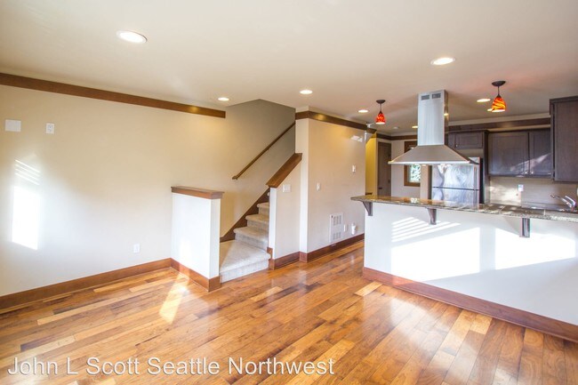 Building Photo - 3 br, 2 bath House - 1619 S King St