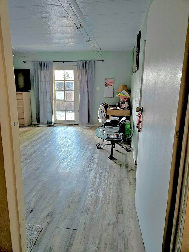 Foto del edificio - 4271 N First St