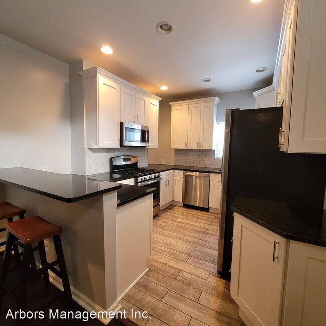 Building Photo - 3 br, 1 bath House - 75 S. 16th Street