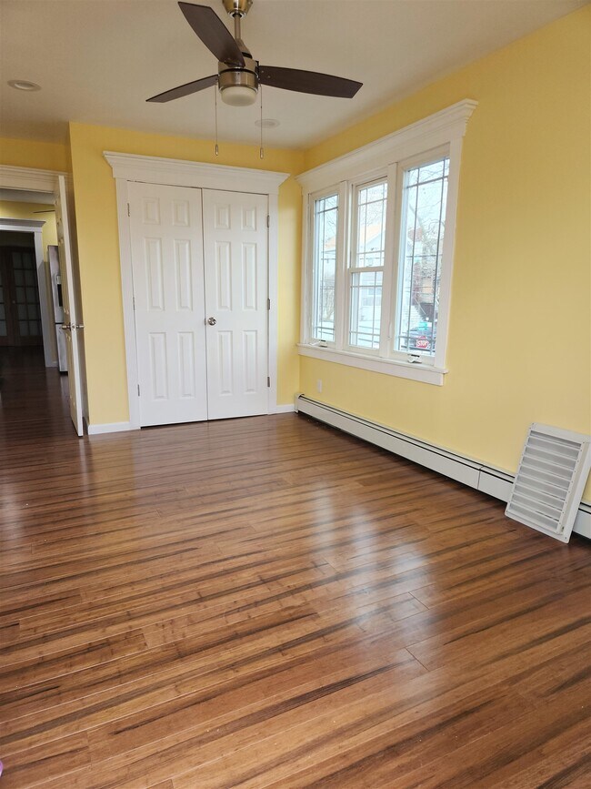Building Photo - 39 Terhune Ave