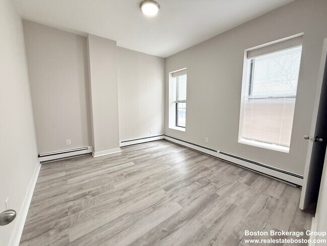 Building Photo - 9 Ruggles St