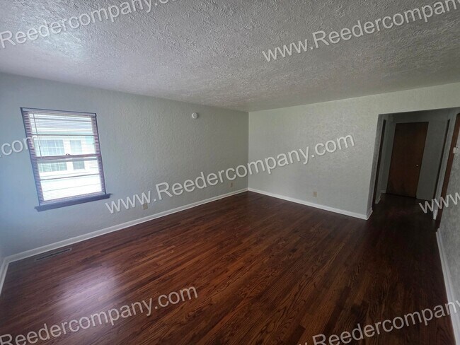 Foto del edificio - 7204 Lindberg Ave