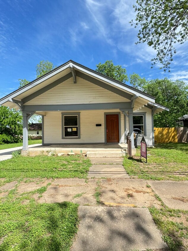 Primary Photo - Two Bed Two Bath Rental