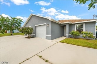 Building Photo - 3520 SW 17th Ave