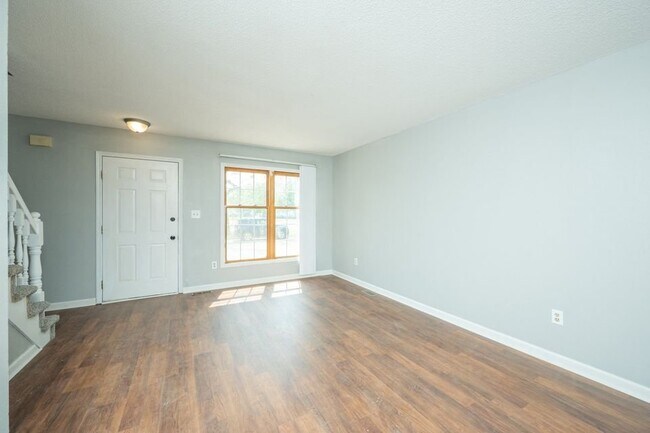 Foto del edificio - 675 Ashworth Dr