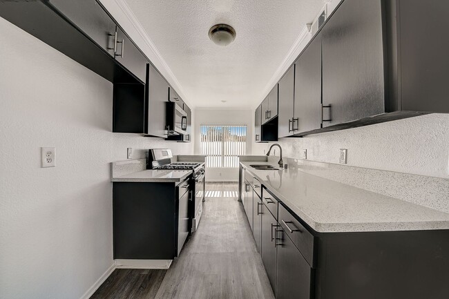 Interior Photo - 14900 Moorpark Street