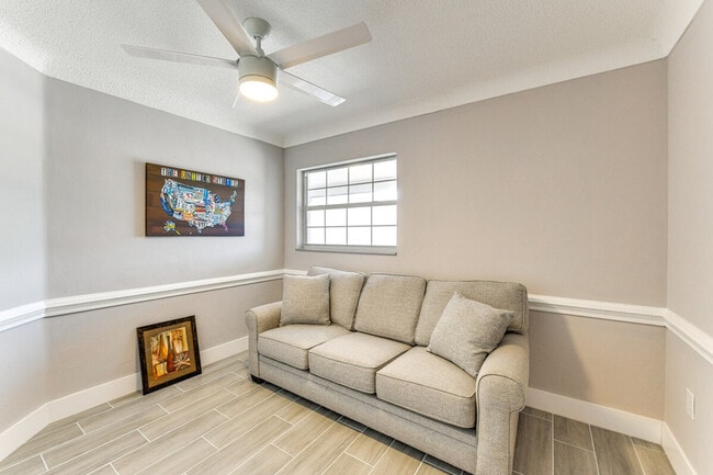 Building Photo - 2473 Yorkshire Dr