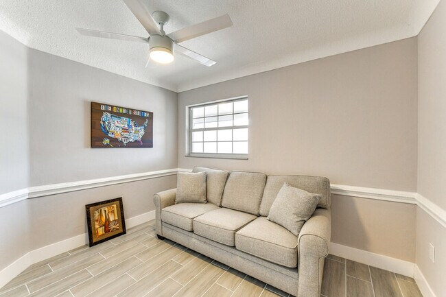 Building Photo - 2473 Yorkshire Dr